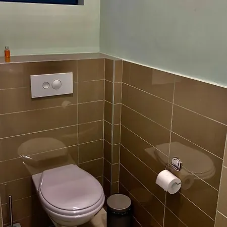 4rooms 4u 4*