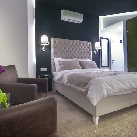 4rooms 4u Pensiune 4*