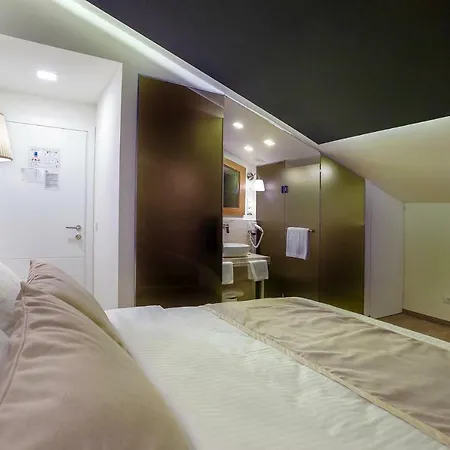 4rooms 4u 4*